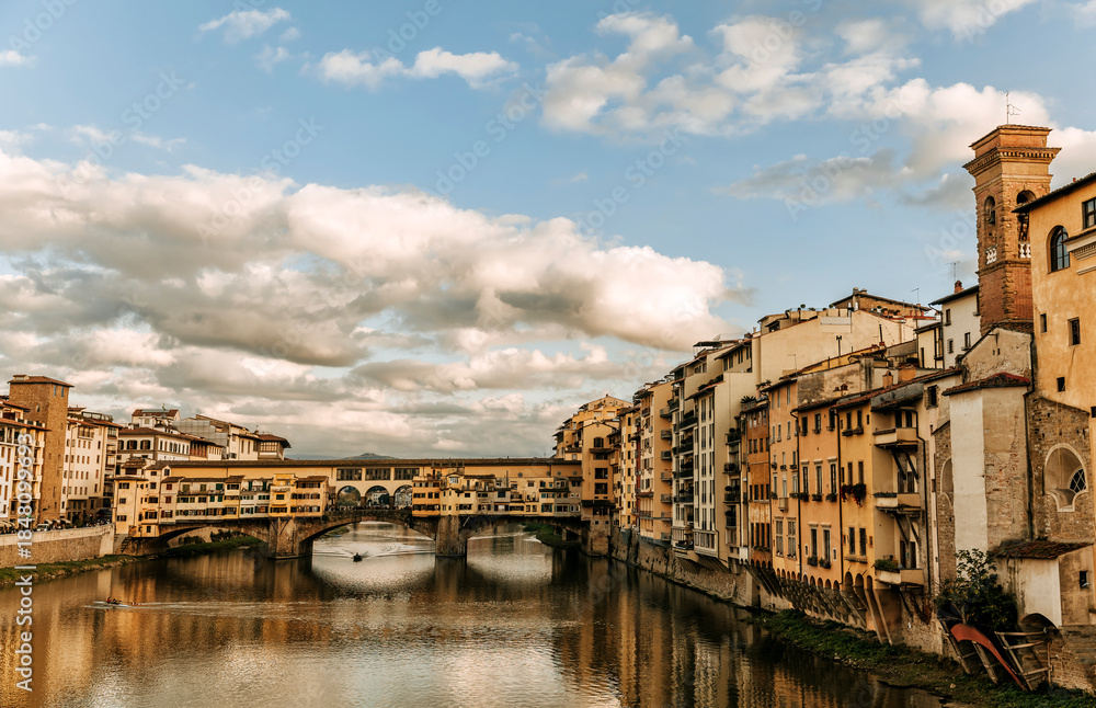 Fototapeta premium Ponte Vecchio skyline, Florence.