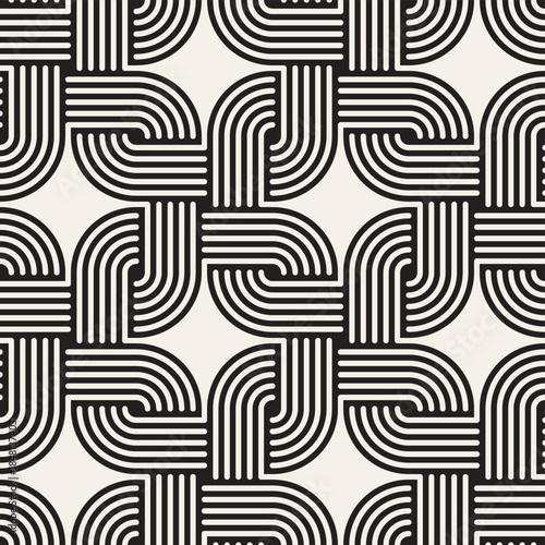 Vector seamless subtle lattice pattern. Black and white geometric pattern with interlocking curved lines forming chain shapes. The design is symmetrical and creates a repetitive, rhythmic effect.