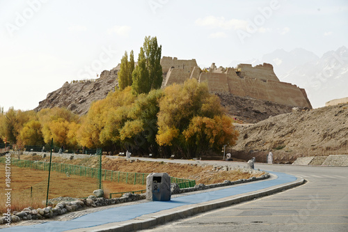 The Tashkurgan Stone City was a small fortified city with multiple layers of walls. Today, some of the walls have collapsed, leaving behind a unique sight of piles of stones and ruins. Location: China