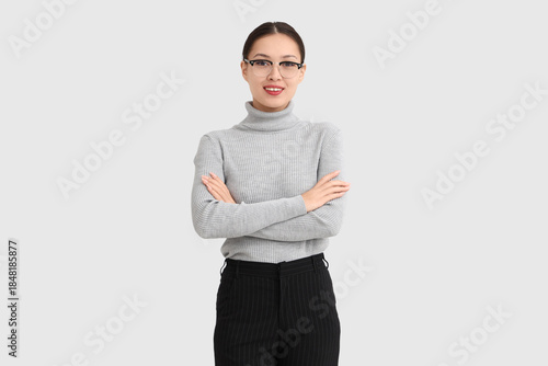 Young Asian businesswoman w...