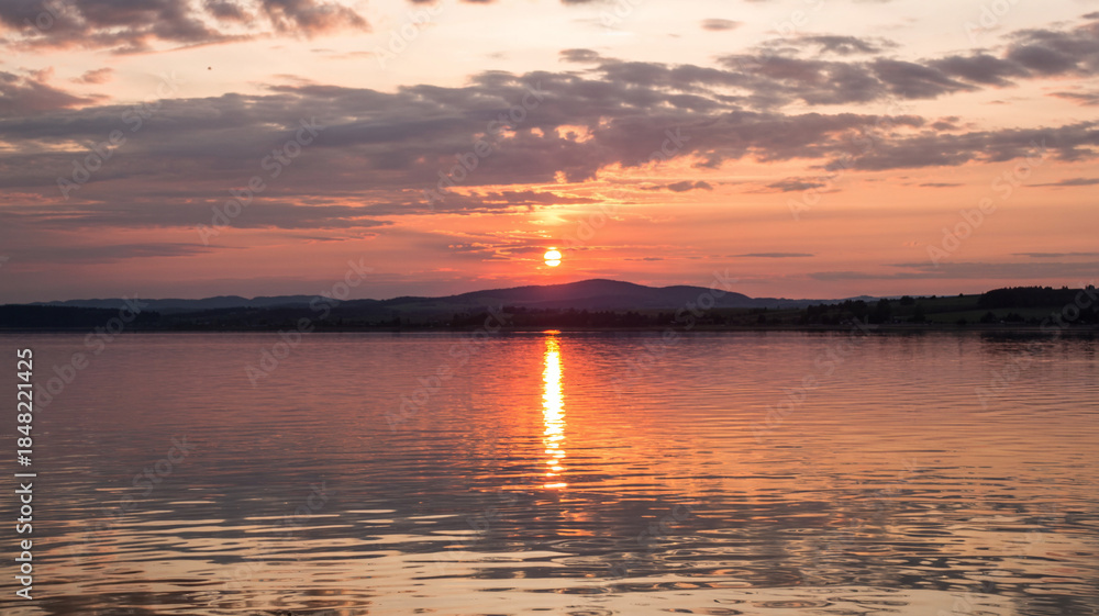 Naklejka premium with hues of pink and gold