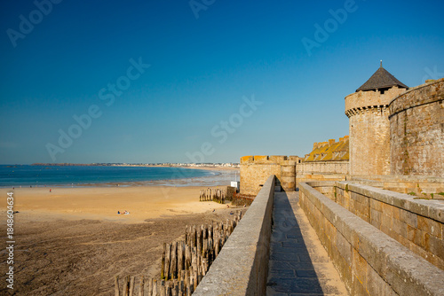 Obraz na plátně Saint Malo, France. Ramparts view