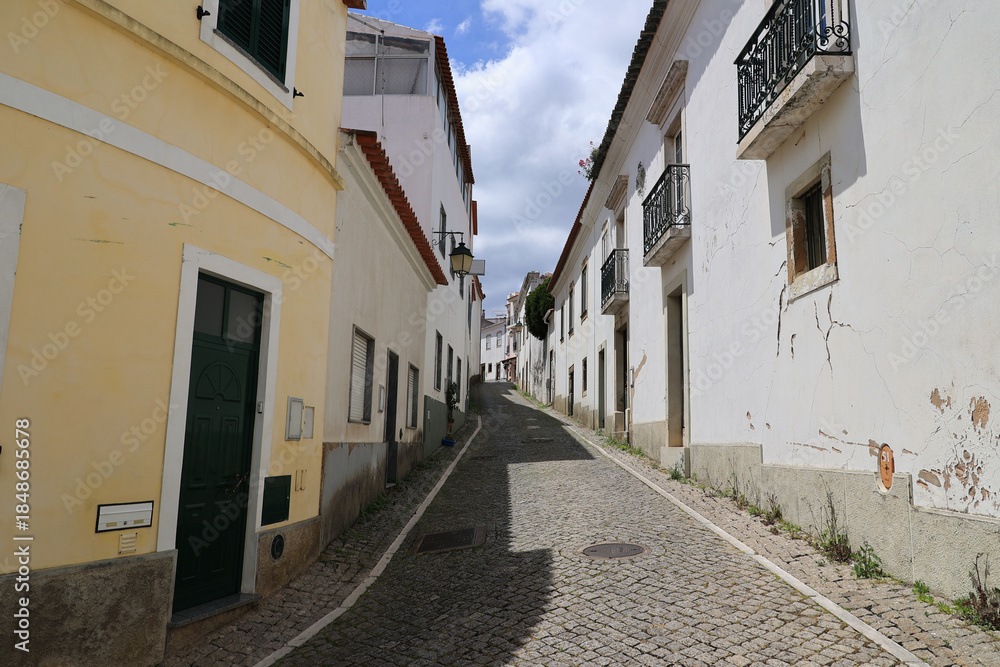 Fototapeta premium Alley in the old town of Monchique, Portugal 