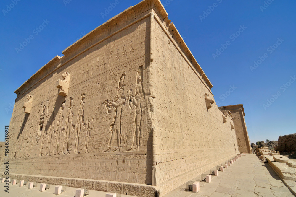 Naklejka premium Dendera Temple best-preserved temple complexes of ancient Egypt.