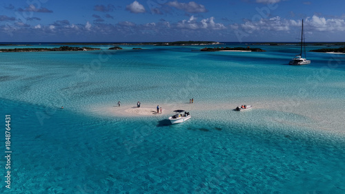 Fotografie Exuma Skyline At Exuma Islands In Black Point Bahamas