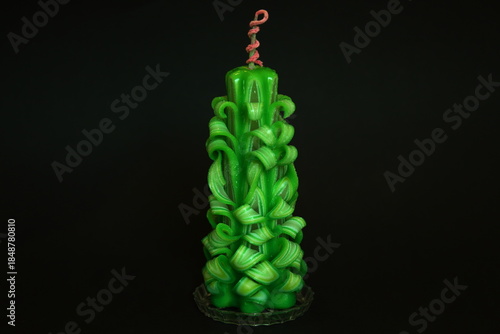 Cuadro en lienzo Handcrafted carved candle made from layered green wax decorative design