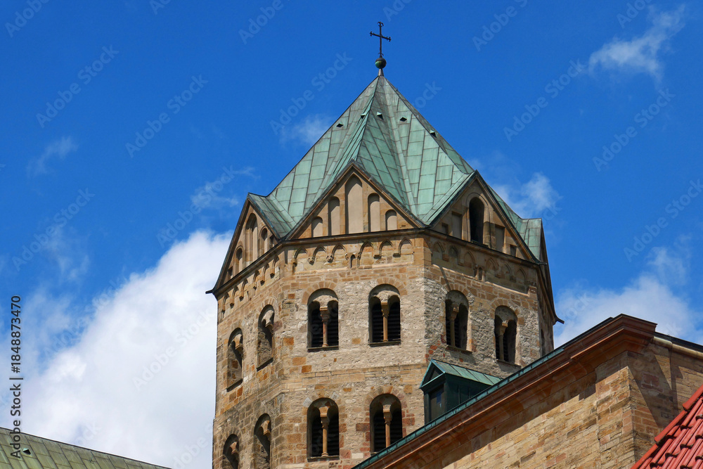 Fototapeta premium Roman Catholic Cathedral of St. Peter in Osnabrück, Germany