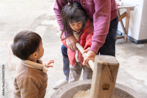 子供達と家族のお餅つき大会