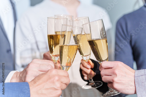 Sticker パーティーで乾杯する男女（飲み会・忘年会）