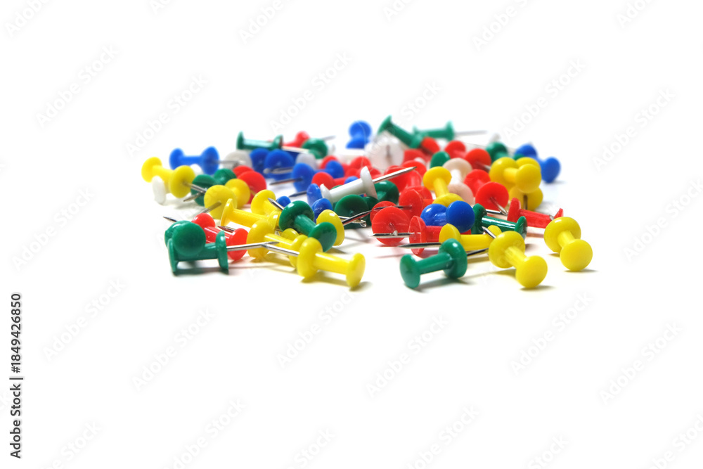 Naklejka premium Colorful Plastic Push Pins and Thumbtacks Isolated on White Background