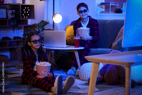 Cute Asian sisters with 3D ...