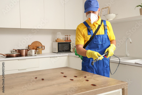 Male pest control specialis...