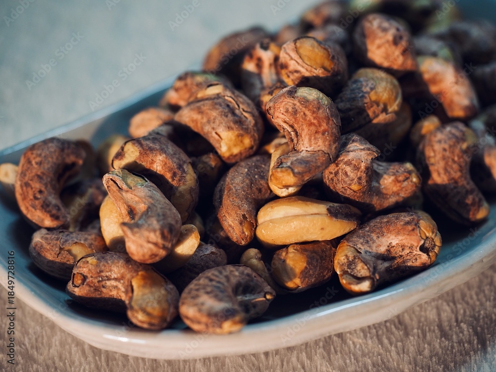 Obraz premium 고소한 구운 캐슈넛, 간식