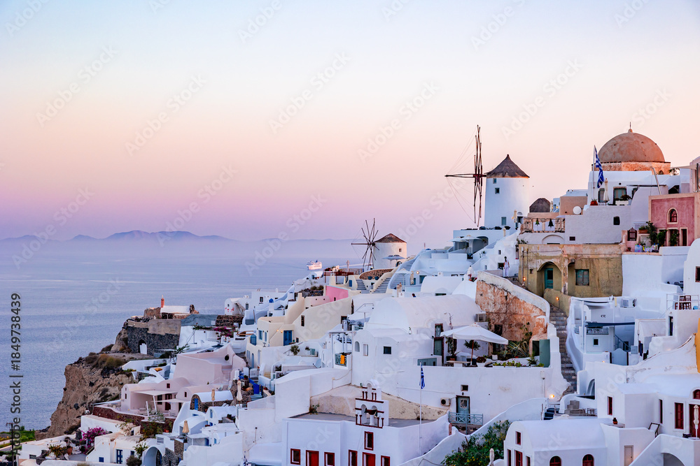 Fototapeta premium oia village in santorini island greece