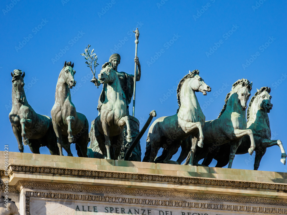 Obraz premium Milan, Italy: Arco della Pace, historic arch