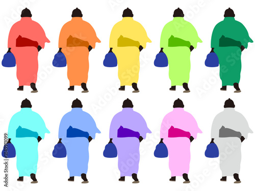 風呂敷を持ちながら着物姿で歩くお相撲さんの後ろ姿