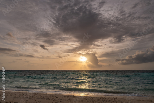 Fototapeta Naklejka Na Ścianę i Meble -  Awesome subset seascape in Maldives Island