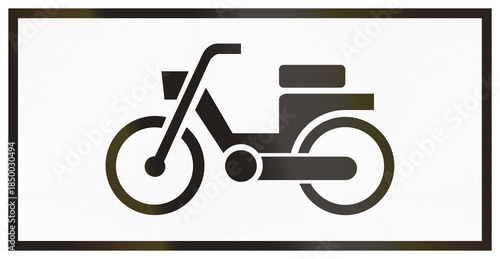 Additional road sign used in Hungary - For mopeds