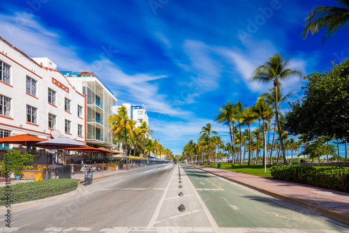 Fotografía Long exposure daytime photo Miami Beach Ocean Drive