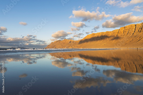 Lanzarote - Caleta de Famara al tramonto