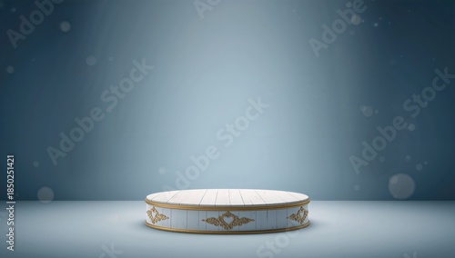 Heart-shaped fake pedestal ...
