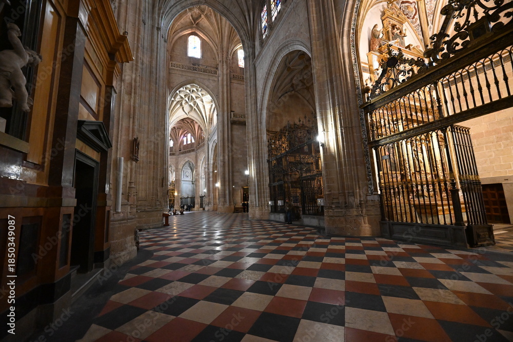 Obraz premium Interior of Segovia, Spain , 12/06/2025. Cathedral Showing Gothic Architecture