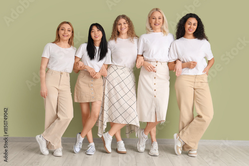 Group of beautiful women ne...