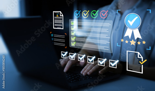 Fotografía Business person in computer doing online data documentation checklist survey