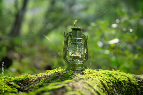 森の中のオイルランタン