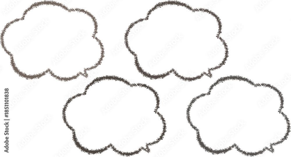 Fototapeta premium 色が少しずつ異なった、茶色の雲の形の吹き出しセット。クレヨンで描いたかわいいふきだし。手描き風。らくがき。 