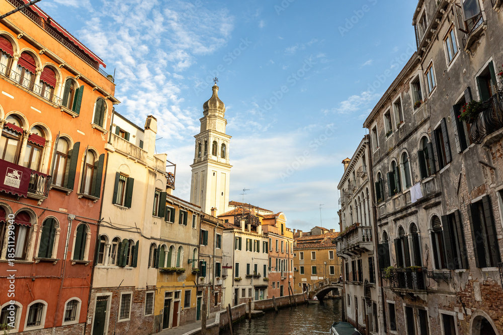 Naklejka premium Canal Venice Waterway