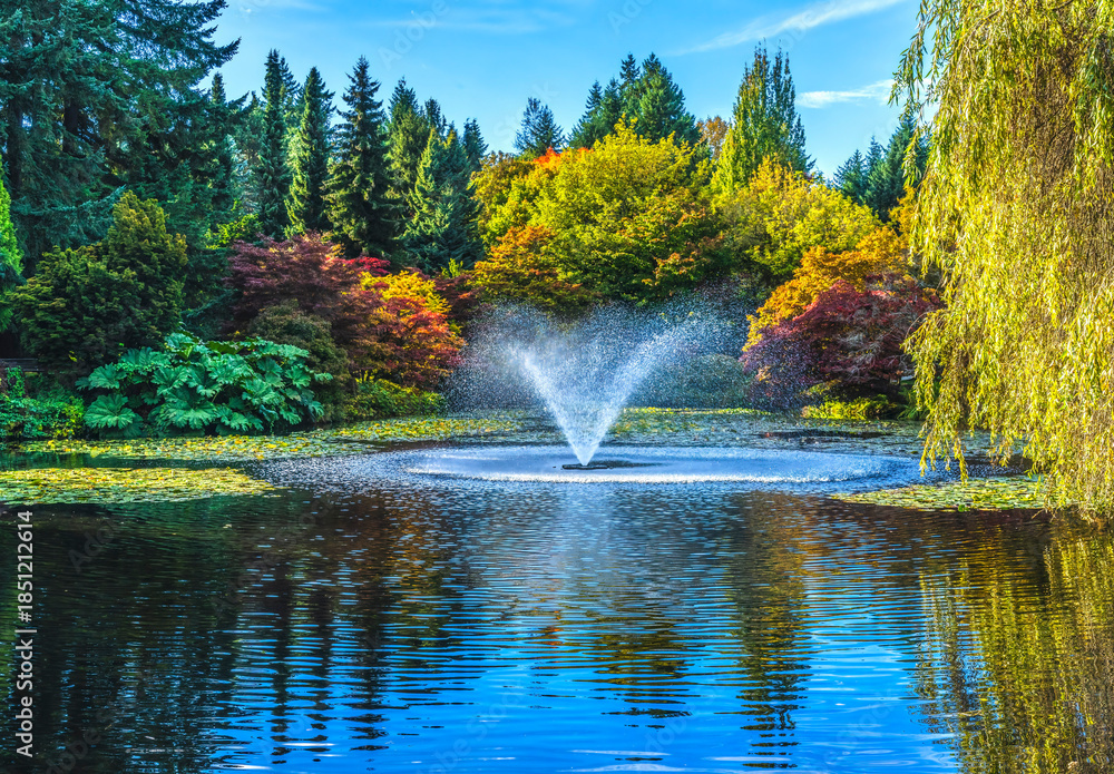 Obraz premium Fountain Autumn Fall Van Dusen Garden Vancouver Canada