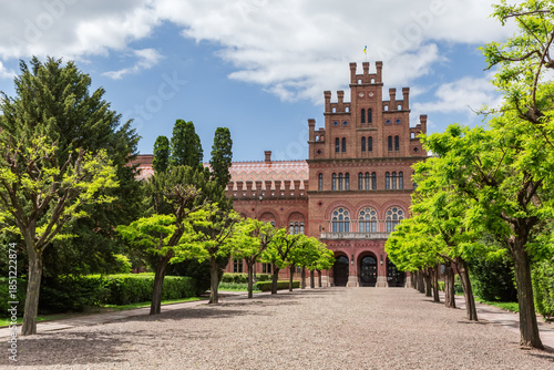 Foto Metropolitan, or main building of Chernivtsi National University complex, Ukrain