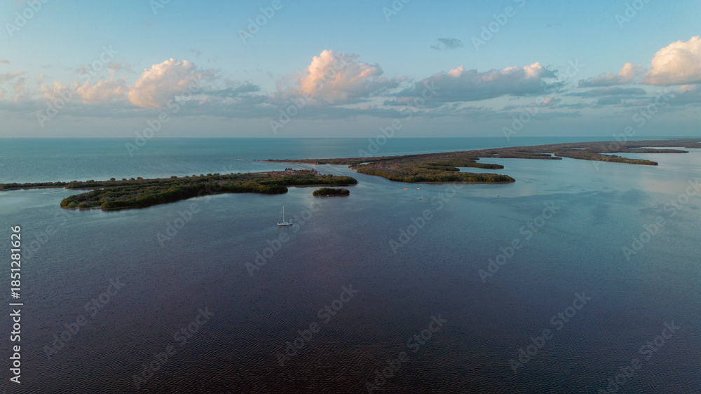 Fototapeta premium Paisajes de San Felipe, Yucatan