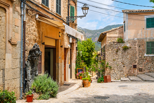 Fotografie The Spanish hilltop village of Valldemossa, on the Mediterranean island of Mallorca, Spain