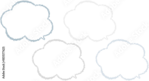 黒からグレーにかけてづ古碑ずつ色が違う雲の形のふきだしセット。クレヨンで描かれたかわいいふきだし。らくがき風。手描き風。