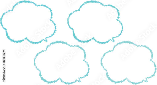青系のクレヨンで描いた吹き出しセット。雲の形をしたかわいい手描き風のふきだし。青系の異なる色が4色ある。