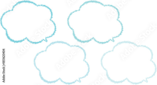 青系のクレヨンで描いた吹き出しセット。雲の形をしたかわいい手描き風のふきだし。青系の異なる色が4色ある。