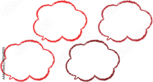 赤系のクレヨンで描いた吹き出しセット。雲の形をしたかわいい手描き風、少しずつ色が異なる。もこもこしている落書き風。