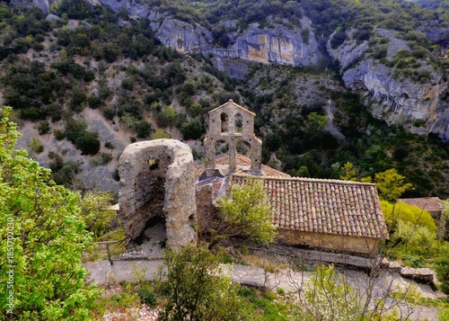 Ruines à Rochecolombe, France