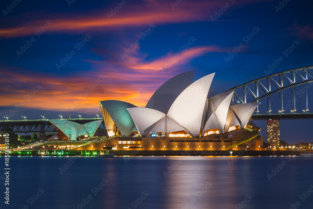 Obraz premium January 5, 2019: Sydney opera house, a multi venue performing arts centre at Sydney Harbour located in Sydney, New South Wales, Australia. It became a UNESCO World Heritage Site on 28 June 2007.