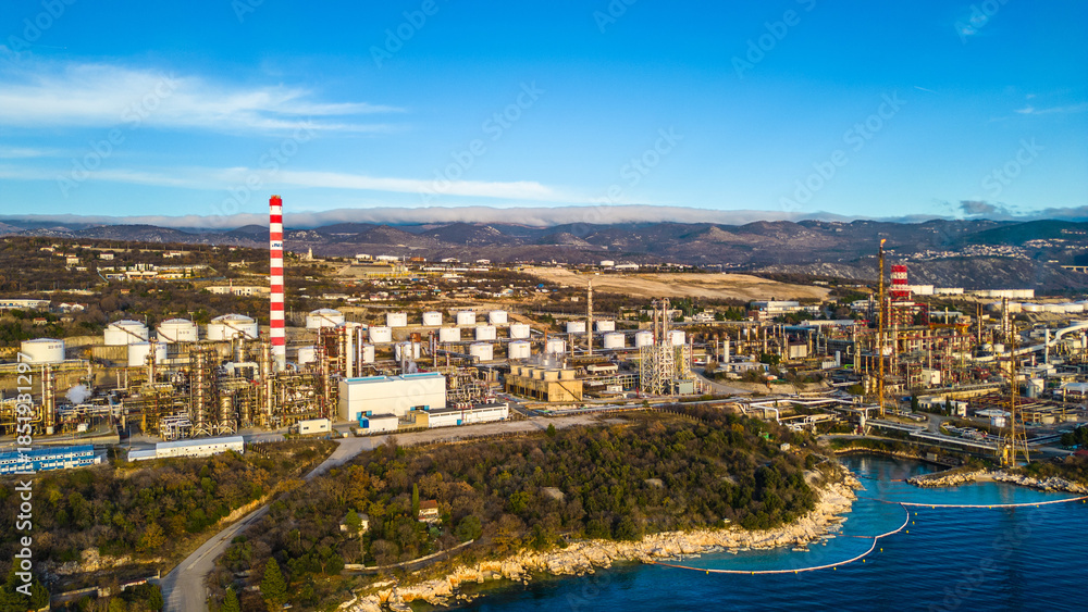 Obraz premium Urinj Refinery Coastal View