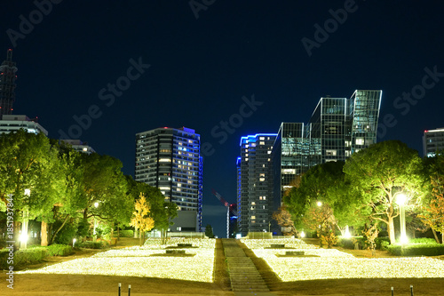 横浜新高島の夜