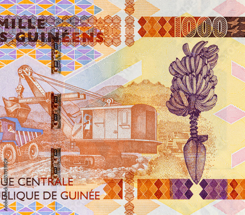 Foto 1000 Guinean Francs with the image of Bauxite mining by open pit method