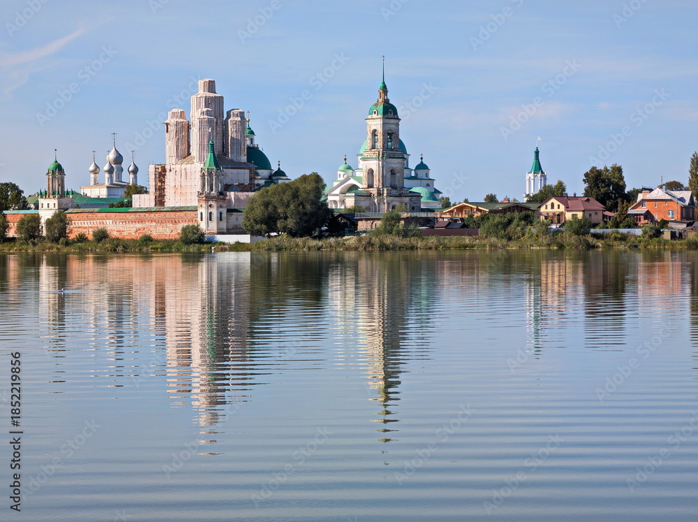 Obraz premium Restoration of an ancient temple