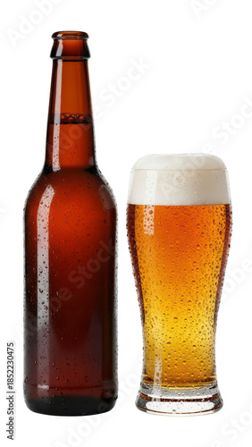 Brown beer bottle mockup next to a glass of golden lager with foam isolated on transparent background PNG (बीयर की बोतल और गिलास)