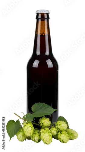 Brown glass beer bottle mockup with green hops at the base, realistic brewery template isolated on transparent background PNG (बीयर और हॉप्स)