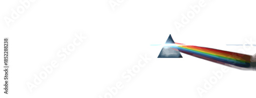 Rozszczepienie światła białego na pryzmatem w spektrum kolorów na przezroczystym tle