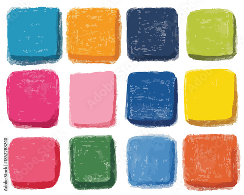 Zestaw dwunastu kolorowych, ręcznie rysowanych kwadratowych przycisków lub ramek z przezroczystym tłem.