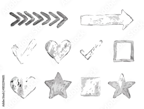 Set di icone disegnate a mano in stile acquerello grigio: frecce, cuori, spunte e forme geometriche su sfondo trasparente.